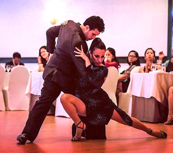Diego Javier Ledesma e Giusy Santoro, ballerini di tango argentino e folklore