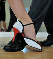 Tango Argentino, curiosità e aneddoti: le scarpe perfette per il ballerino di tango argentino