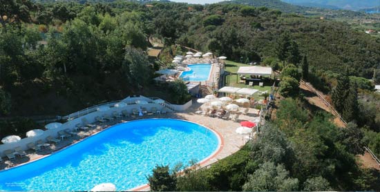 Il Grand Hotel Elba International, la piscina